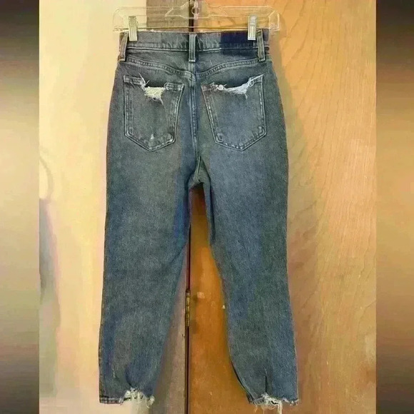 Abercrombie & Fitch High Rise Mom Jeans - short length - medium wash - 26 Short - Picture 8 of 10